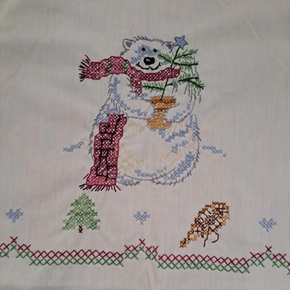 Embroiderd Cross Stitch Christmas Tablecloth Polar Bear Size 68"x52.5" H… - Picture 4 of 8
